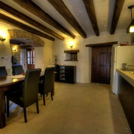 Stone House Kotli