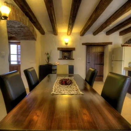 Stone House Dom wakacyjny *