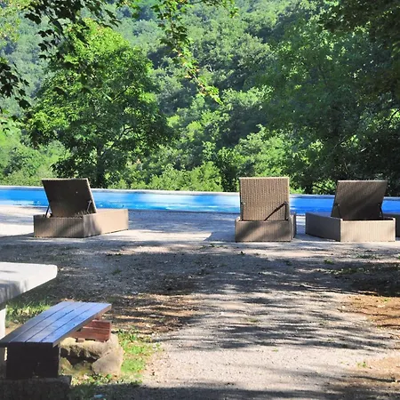 度假居 In Mit Grill, Garten Und Gemeinschaftlichem Pool Kotli
