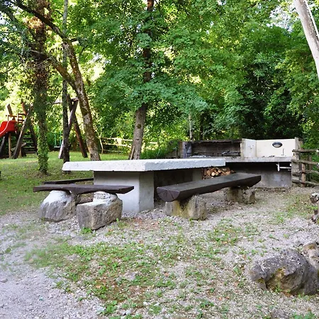 In Mit Grill, Garten Und Gemeinschaftlichem Pool Kotli
