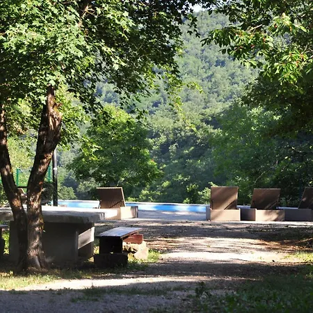 In Mit Grill, Garten Und Gemeinschaftlichem Pool 度假居